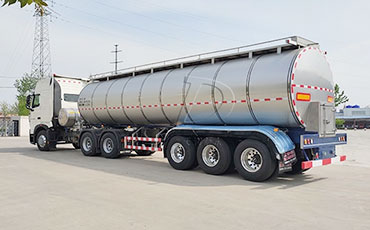 廣西顧經(jīng)理：選來選取，還是新東機械鮮奶運輸車靠譜