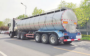 金秋時節，天潤新東鮮奶運輸車天南地北運奶忙！