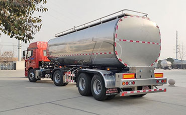 新東鮮奶運輸車落地哈薩克斯坦，開啟“一帶一路”乳業運輸新紀元